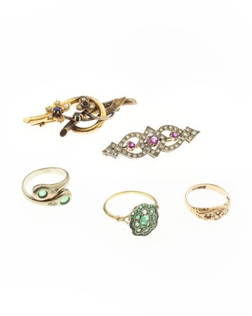 LOTTO DI CINQUE GIOIELLI