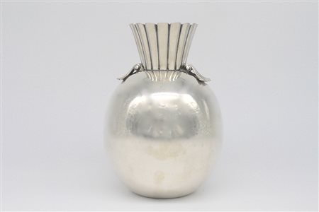 Vaso in argento - A silver vase