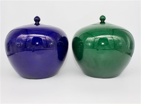 Due potiches in porcellana blu e verde - Two potiches in blu and green porcelain