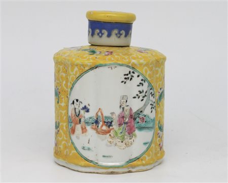 Porta thè in porcellana policroma - A polychrome porcelain tea caddy