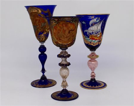 Tre calici in vetro colorato - Three colored glass goblets