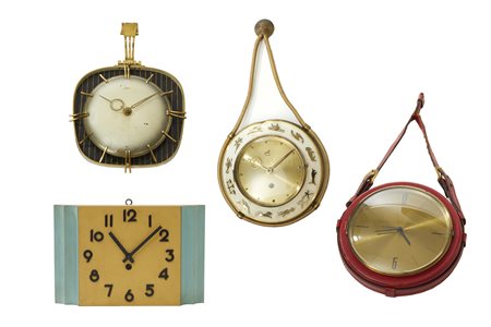 Lotto di quattro orologi da parete