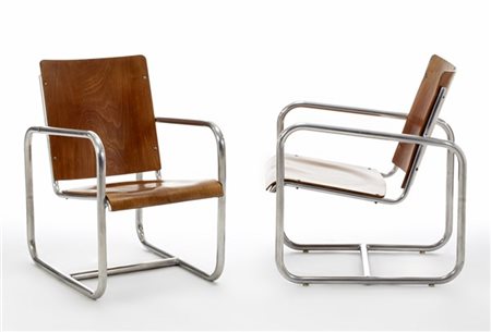 Lotto di due poltrone razionaliste con struttura in tubolare di anticorodal e s