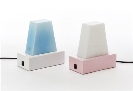 Ettore Sottsass Due lampade da tavolo modello "Dorane". Produzione Stilnovo, Mil