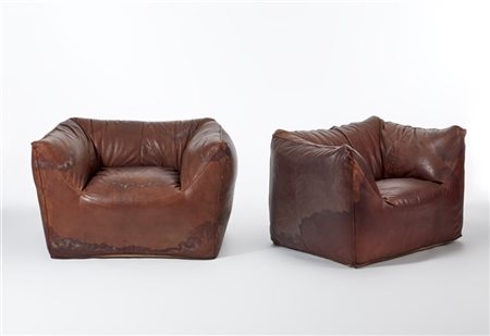 Mario Bellini Coppia di poltrone della serie "Le Bambole". Produzione B&B, Itali