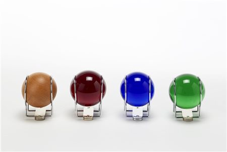 Valerie Bergeron Quattro appendiabiti da parete. Produzione Fontana Arte, Milano