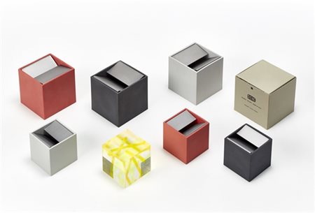 Enzo Mari Lotto composto da dieci posaceneri e diciannove piccoli posaceneri, mo