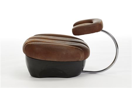 Achille Castiglioni Sedile inginocchiatoio modello "Primate". Produzione Zanotta