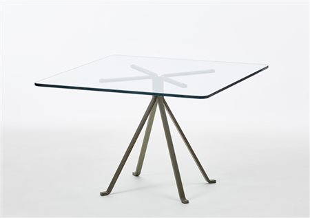 Enzo Mari Tavolino con piano quadrato modello "Cugino". Produzione Driade, Itali