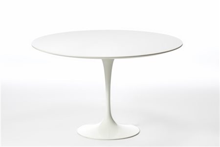 Eero Saarinen Tavolo modello "Tulip". Produzione Knoll, USA, disegno del 1956, e