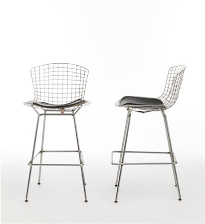 Harry Bertoia Coppia di sgabelli. Produzione Knoll International, Usa, anni '50.