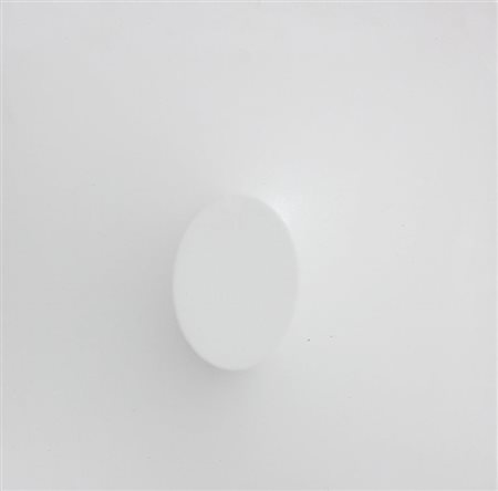 SIMETI Turi Alcamo 1929 Un ovale bianco, 2005 acrilico su tela estroflessa,...