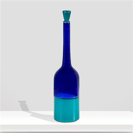 VeniniMurano, 1982h. 31 cm.bottiglia serie a Incalmi in vetro soffiato blu...