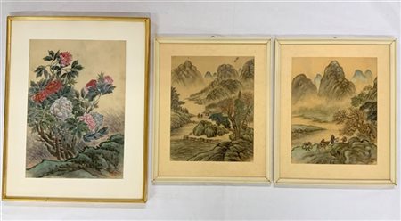 Lotto composto da una coppia di dipinti su seta raffiguranti paesaggi ed uno ra