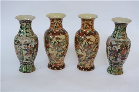 Lotto di due coppie di vasi in ceramica cinese in stile Satsuma, secolo XX (h c