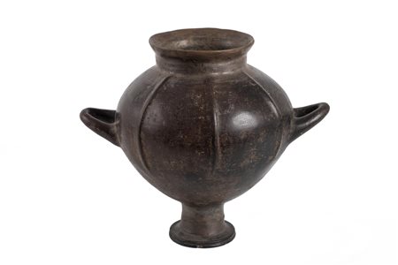 OLLA COSTOLATA DATAZIONE: metà VII sec. a. C. MATERIA E TECNICA: impasto...