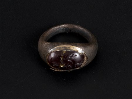 ANELLO IN BRONZO DATAZIONE: I-II sec. d. C. MATERIA E TECNICA: bronzo fuso e...