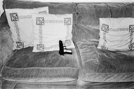 LORENZO PIACEVOLI (Roma, 1995) Gun on sofa, Rome 2019 