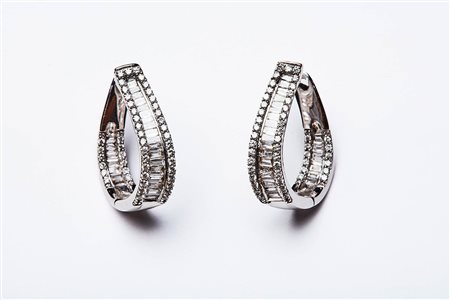 ORECCHINI BOCCOLE CON DIAMANTI