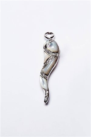 PENDENTE CORNETTO MADREPERLA