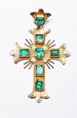 PENDENTE CROCE CON RAGGI 