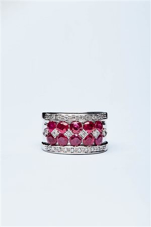 ANELLO A FASCIA CON RUBINI