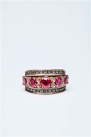 ANELLO A FASCIA CON RUBINI 