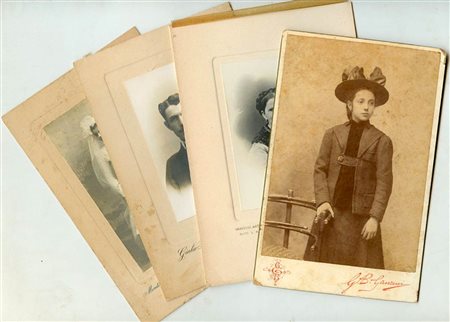 Lotto di quattro ritratti realizzati da fotografi milanesi