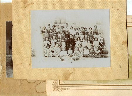 Lotto di tre ritratti di classi scolastiche, 1910 circa