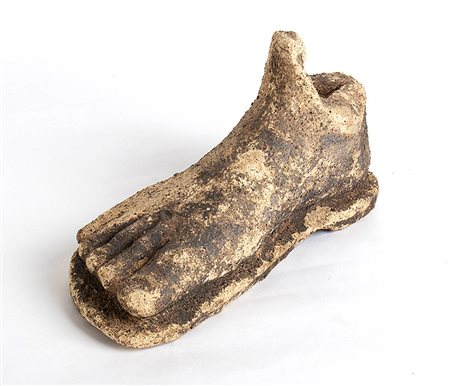 Italic Terracotta Foot, 4th - 3rd century BC; height cm 12,7, length cm 24