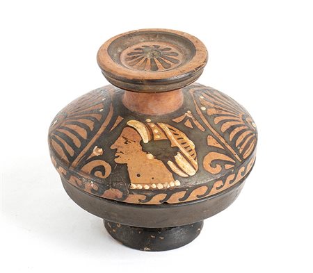 Apulian Red-Figure Lekanis with Lid, 4th century BC; height cm 9, diam. cm 8,8