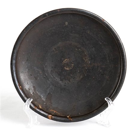 Campanian Black-Glazed Dish, Atelier des Petites Estampilles, 4th - 3rd century BC; height cm 4, diam. cm 15,5