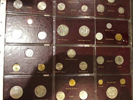 Estere - FAO - "WORLD FOOD DAY" 16/10/1981 - Set di 12 cartoncini originali, 33 monete - In custodia