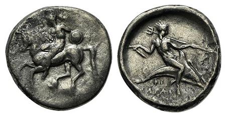 Southern Apulia, Tarentum, Nomos, ca. 425-380 BC. AR (g 7,39; mm 19; h 9). Nude warror, shield on arm, dismounting from horse l.; Rv. Phalanthos, holding spear and trident, astride dolphin r.; |-A below. Vlasto 393; HNItaly 849. R