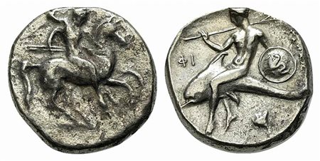 Southern Apulia, Tarentum, Nomos, ca. 332-302 BC. AR (g 7,41; mm 20; h 3). Warrior, holding shield and two spears, preparing to cast a third, on horseback r.; ΔAI below; Rv. TAPAΣ, Phalanthos, holding trident over shoulder and shi