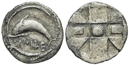 Sicily, Messana as Zankle, Drachm, ca. 500-493 BC; AR (g 4,47; mm 21; h 7); DANKLE, Dolphin l.; all within sickle-shaped harbor Rv. Nine-part incuse square with scallop shell in centre. SNG ANS 302; SNG Lloyd 1076; HGC 2, 766. Fla