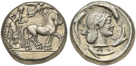 Sicily, Syracuse, Hieron I (478-466); AR Tetradrachm; ca. 478-475 BC (g 17,45; mm 23; h 5); Charioteer driving quadriga r.; above, Nike flying r., crowning horses; Rv. ΣVRAKOΣION, Diademed head of Arethusa r.; four dolphins around