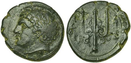 Islands of Sicily, Lipara, Bronze, ca. 289-252 BC. AE (g 7,74; mm 23; h 12). Laureate head of Apollo l., Rv. ΛΙΠΑ - ΡΑΙΩΝ, ornamented trident. BAR Issue 1; CNS 28; HGC 1781. Rare. Dark green patina and about extremely fine.
Ex Tri