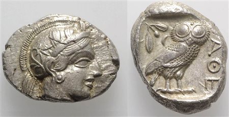 Attica, Athens, Tetradrachm, ca. 454-404 BC. AR (g 17,23; mm 27; h 10). Helmeted head of Athena r.; Rv. AΘE, Owl standing r., head facing; olive sprig behind; all within incuse square. Kroll 8; SNG Copenhagen 31. Die-break, near e