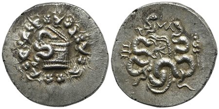 Mysia, Pergamon, Cistophoric Tetradrachm, ca. 166-67 BC; AR (g 12,63; mm 26; h 12). Cista mystica with serpent; all within ivy-wreath; Rv. Two serpents entwined around bow and bowcase; MA above, serpent-entwined thyrsos to r. Klei