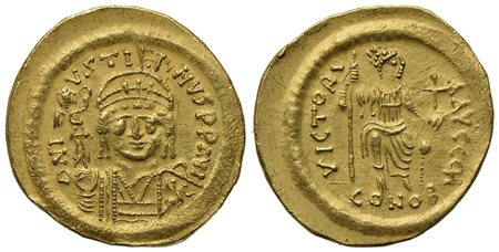 Justin II (565-578); AV Solidus (g 4,38; mm 20; h 6); Constantinople. Diademed, helmeted and cuirassed bust facing, holding globe surmounted by Victory and shield. R/ Constantinopolis seated facing on throne, head r., holding spea