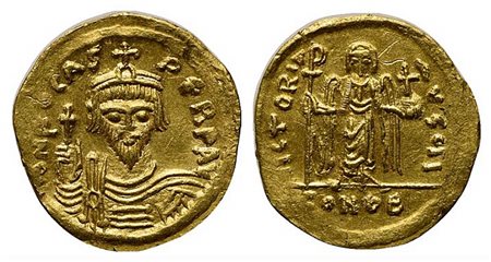 Phocas (602-610); AV Solidus (g 4,46; mm 20; h 7); Constantinople, 607-609. Crowned, draped and cuirassed facing bust, holding cross; Rv. Angel standing facing, holding globus cruciger and long staff terminating in staurogram; I//