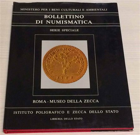 Bollettino di Numismatica serie speciale Roma-Museo della Zecca, Le monete dello Stato Pontificio – Anno 1984. Istituto poligrafico e zecca dello stato. Tela editoriale con sovraccoperta illustrata ,pp. 169 , illustrazioni nel tes