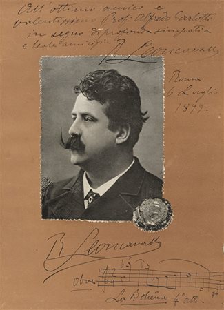 LEONCAVALLO, Ruggero (1857-1919) - Ritratto fotografico firmato e datato con no