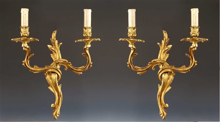 COPPIA DI APPLIQUES A DUE LUCI vecchia manifattura In bronzo dorato e...