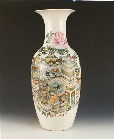 VASO A BALAUSTRO IN PORCELLANA Cina, vecchia manifattura Dipinta in...