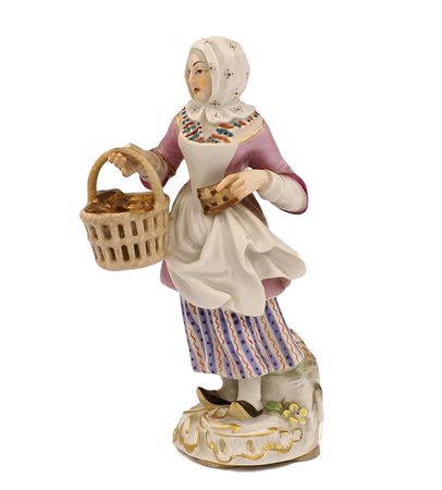 FIGURA IN PORCELLANA MEISSEN prima metà del XX Sec. Dipinta in policromia a...