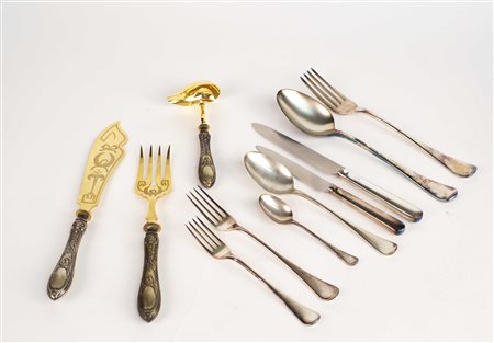 SERVIZIO DI 47 POSATE IN ARGENTO manifattura italiana Composto da 6...