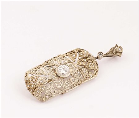 PENDENTE - SPILLA IN PLATINO DI FORMA RETTANGOLARE anni ' 30/40 Con al centro...