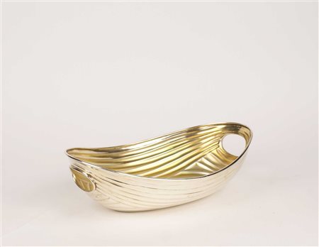 CENTROTAVOLA IN ARGENTO manifattura italiana Baccellato sul corpo con interno...